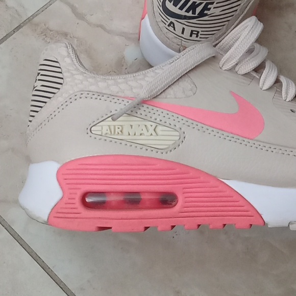 Nike Air Max - Picture 2 of 16